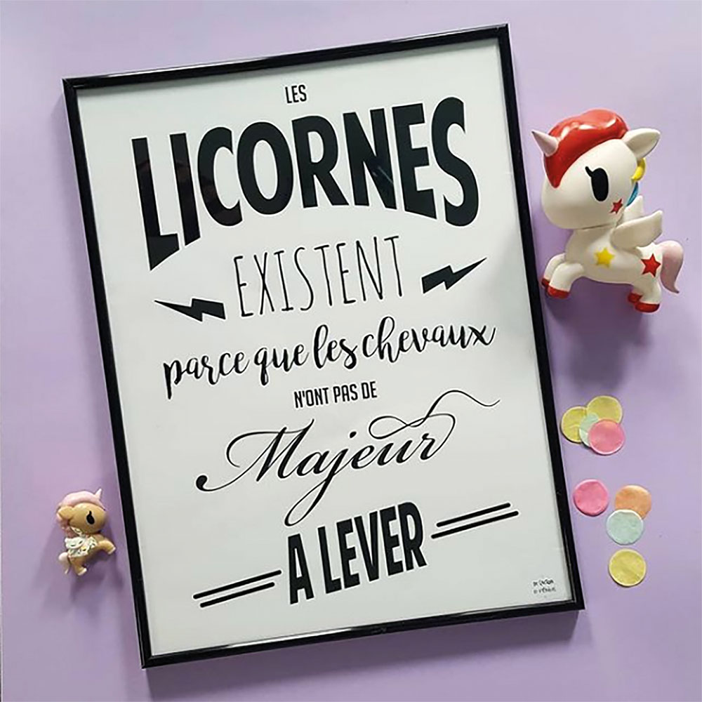 affiche licorne par de carton et d'étoiles