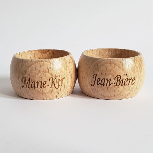 ronds de serviette Marie-Kir et Jean-Bière par de carton et d'étoiles